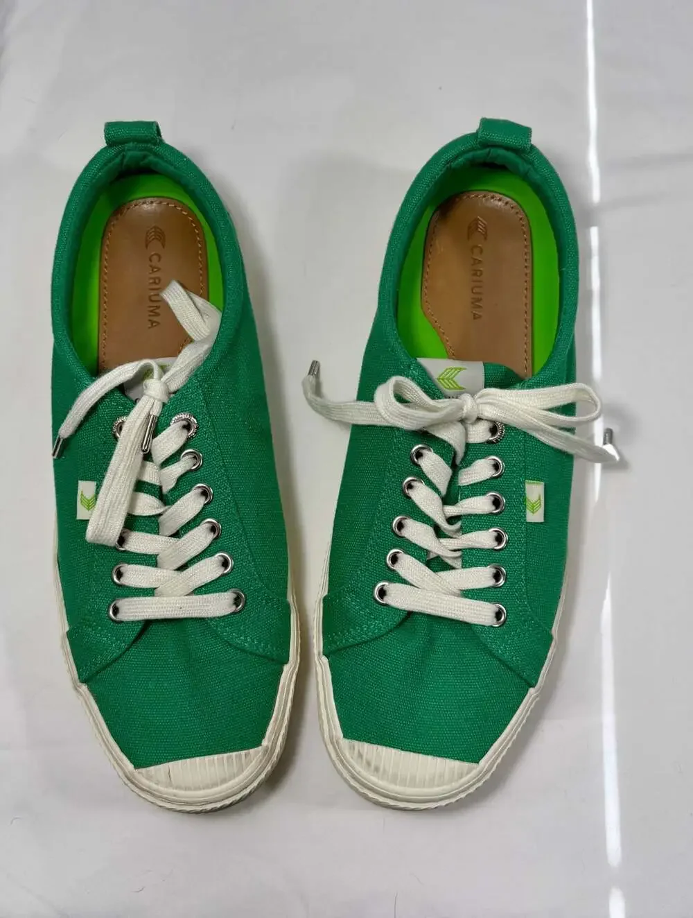 Cariuma OCA Low Green Canvas Sneakers Men's 8.5 / Women's 10